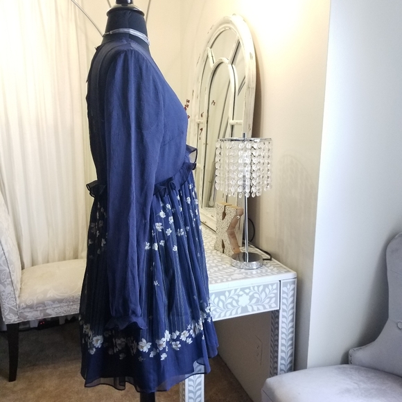 🍒NWT🍒 TED BAKER LIGHTWEIGHT AIRY SUMMERY DRESS - Picture 5 of 11